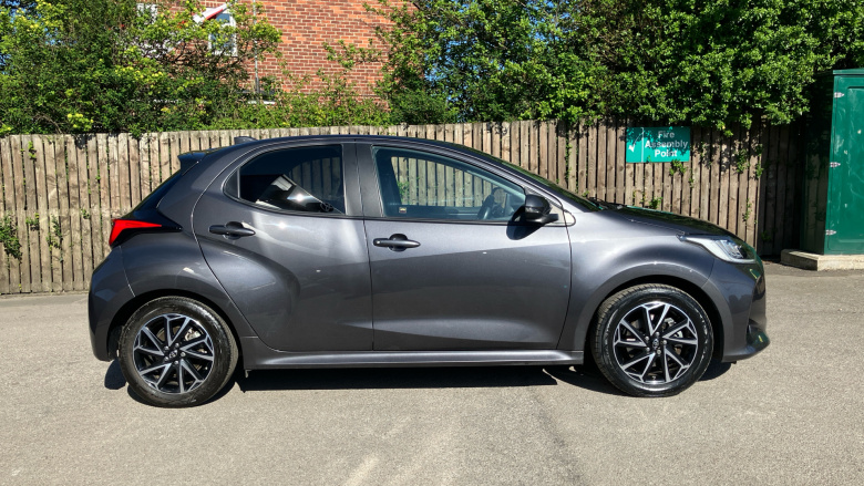 Toyota Yaris 1.5 Hybrid Design 5dr CVT Hybrid Hatchback